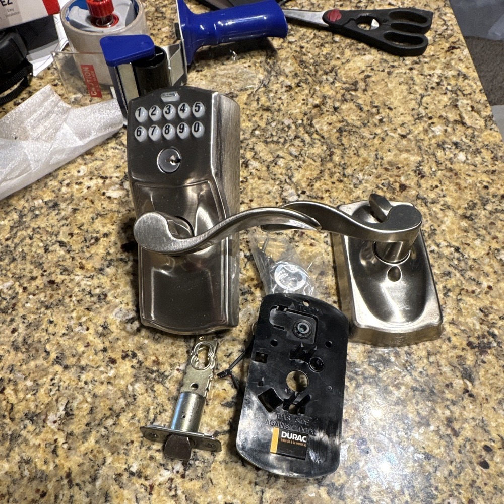 Kwikset Electronic Keypad Smart‎ Lock Satin Silver w/ Key & Latch